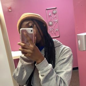 Meet your Posher, Amari